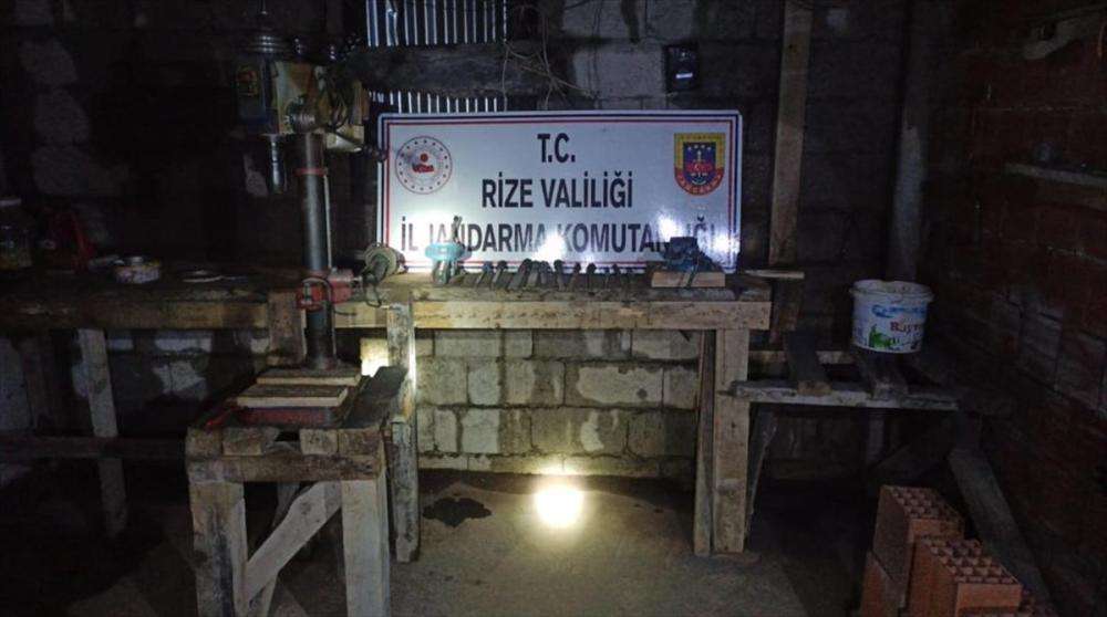 Rize'de 2 kaçak silah atölyesine düzenlenen operasyonda 2 kişi yakalandı