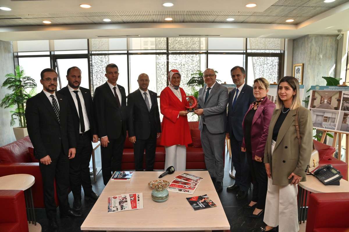 Kızılay Genel Başkanı Yılmaz Manisa’yı da ziyaret etti