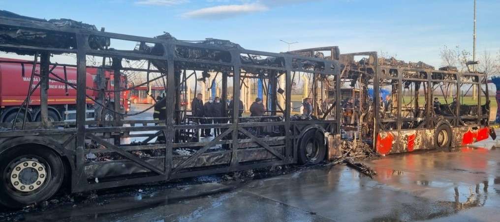 Elektrikli Otobüste Çıkan Yangın Heyecan Yarattı