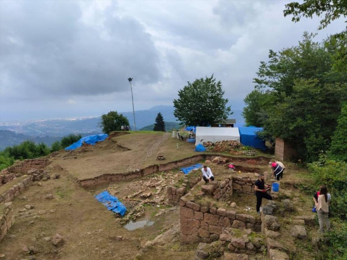 Ordu'daki 2 bin 300 yıllık Kurul Kalesi'nde arkeolojik kazı çalışmaları sürüyor
