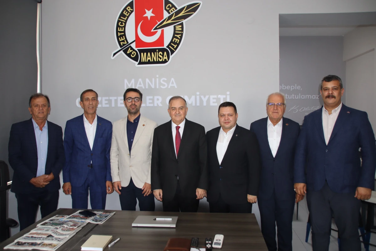 MHP’li Akçay’dan Manisa Gazeteciler Cemiyeti’ne ziyaret