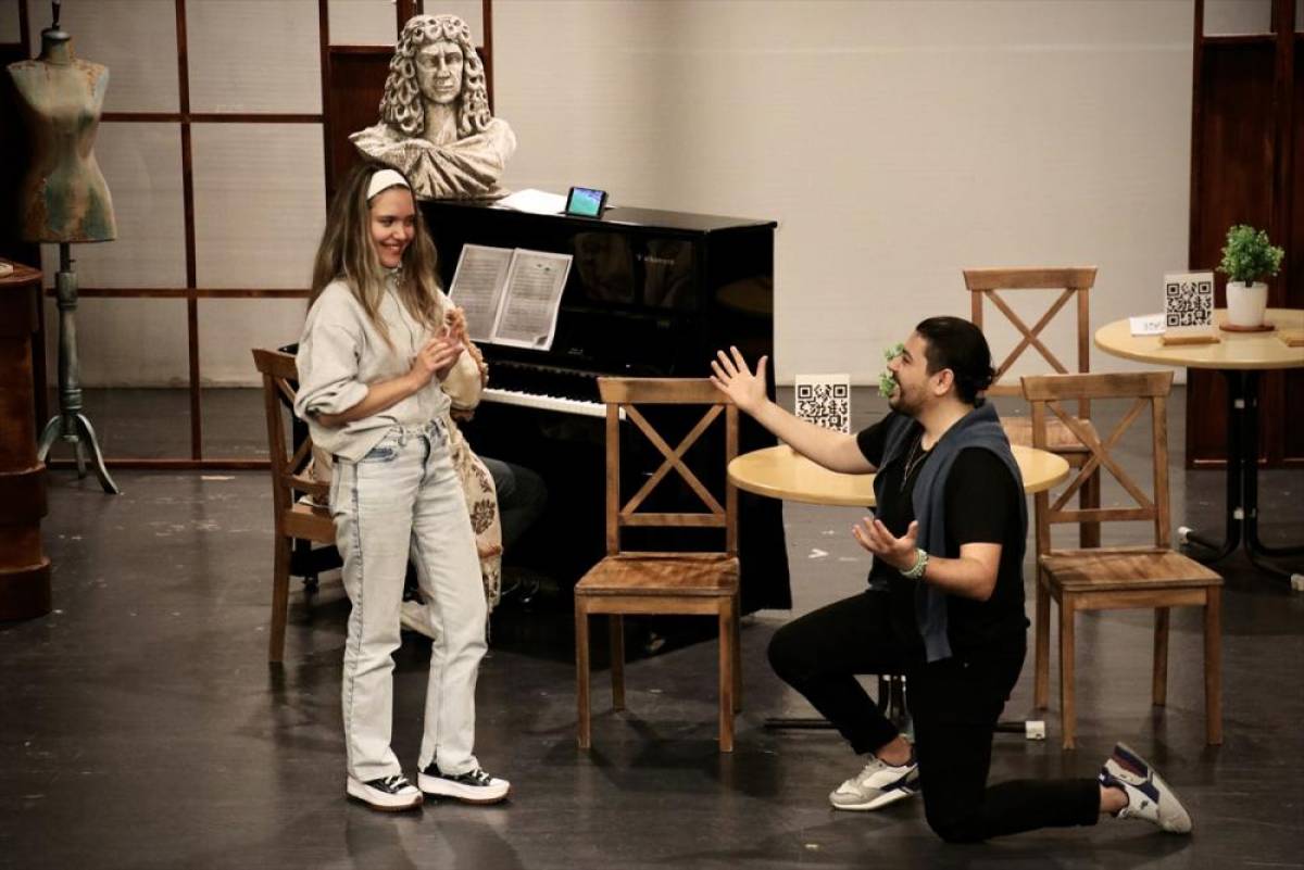 Mozart'ın 257 yıllık operası "Bastien ve Bastienne" modern yorumuyla sahneye taşınıyor