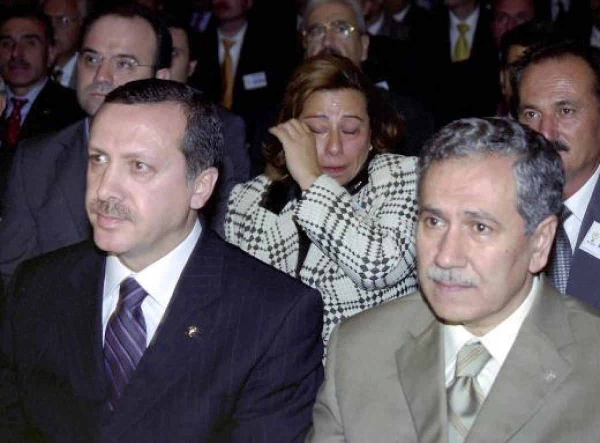 Eski TBMM Başkanı Bülent Arınç’tan 3 Kasım Mesajı: “Milletin Duası, Her Türlü Makamdan Daha Yücedir”