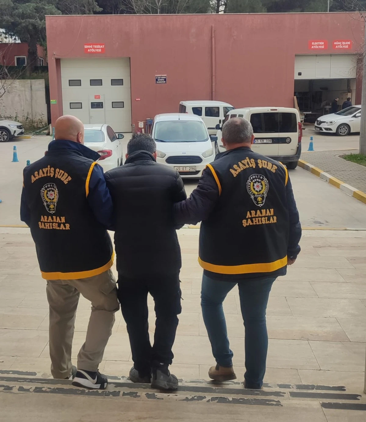 Manisa polisi suçluların her an ensesinde