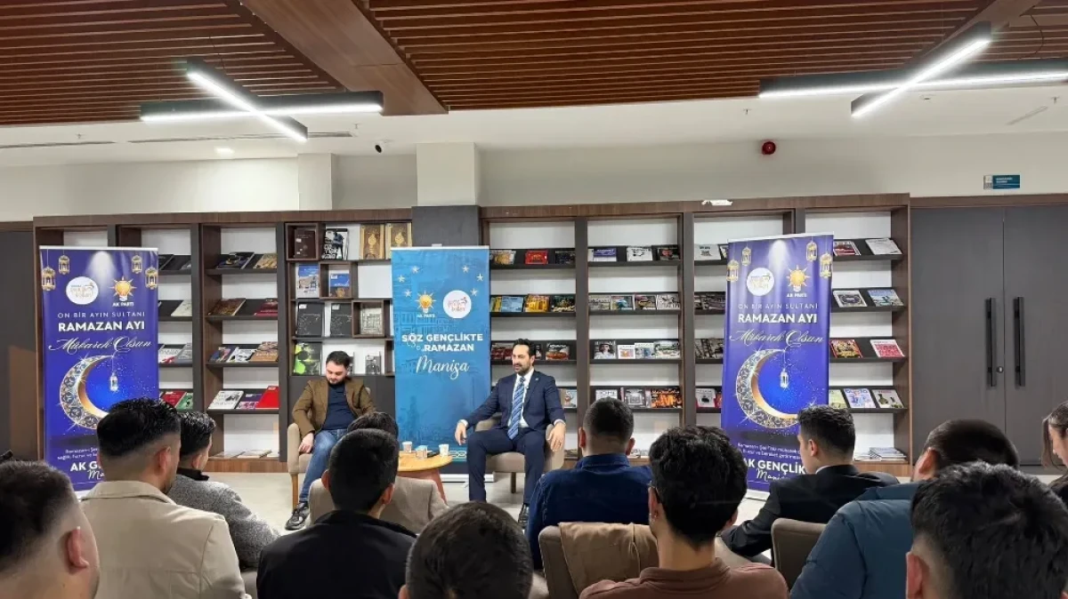 Arınç, gençlerle bir araya geldi
