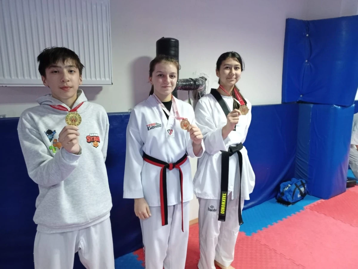 Bulancak İstiklal Ortaokulu’ndan taekwondoda büyük başarı