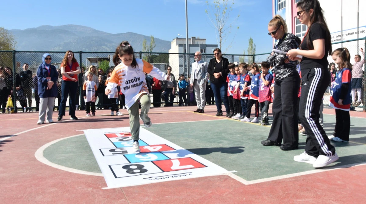 Geleneksel çocuk oyunları projesi okullara neşe kattı