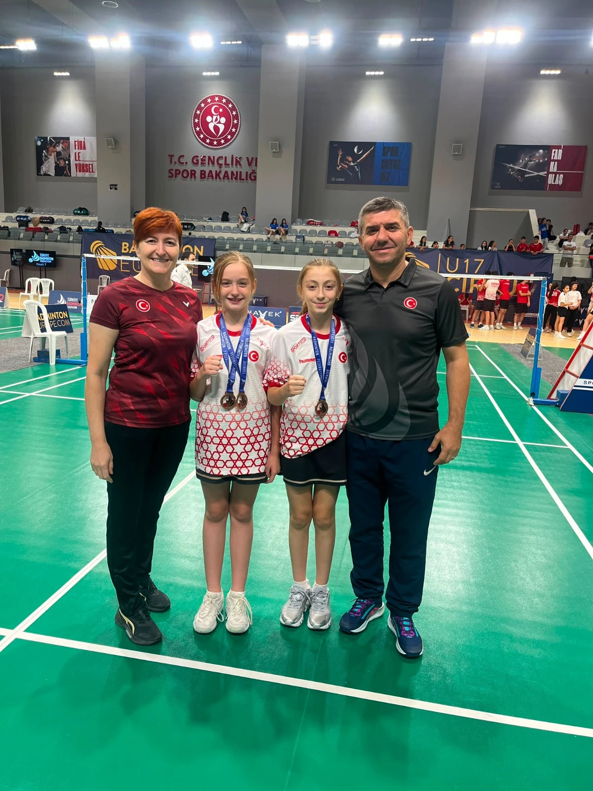 Manisa’lı badmintonculardan uluslararası turnuvada iki bronz madalya