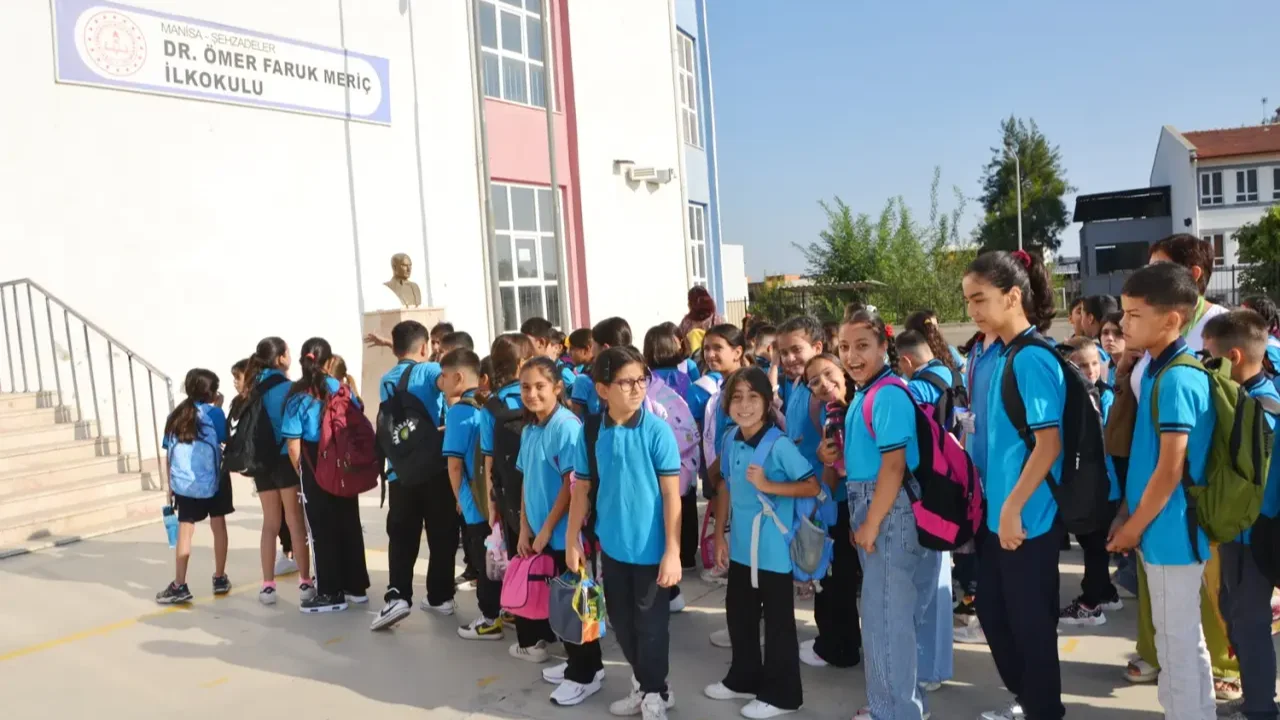 Okullarda ziller çaldı: Şimdi okullu olduk, sınıfları doldurduk