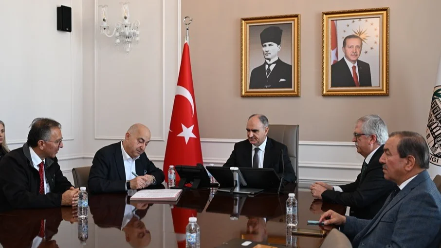 Manisa’lı hayırsever yeni cami ve kur’an kursu yaptırıyor