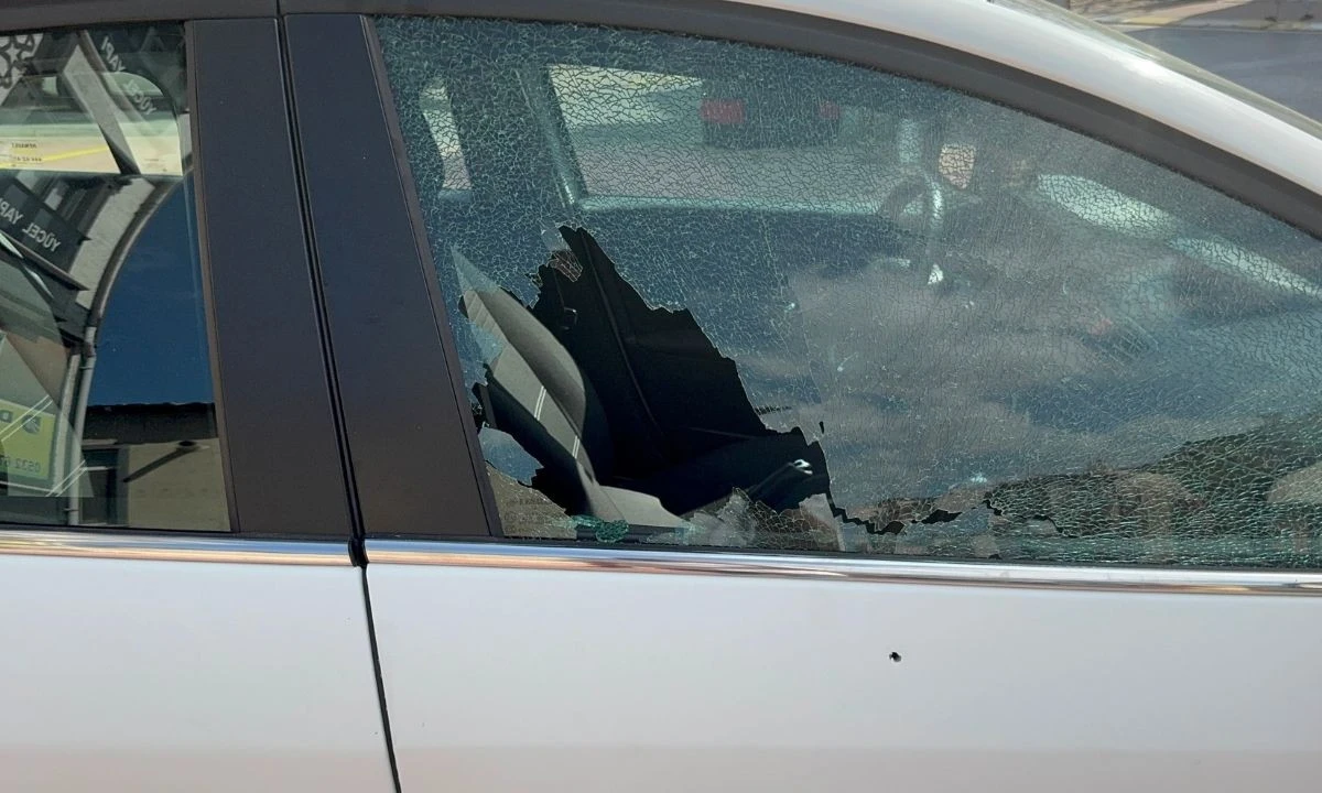 Mahallede Büyük Patlama: 4 Araç Zarar Gördü