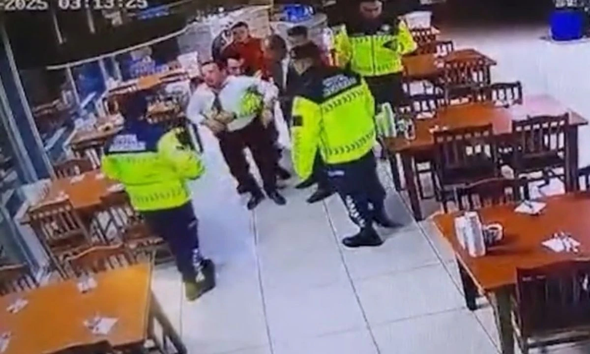 Vatandaşın Boğazında Takılan Yiyecek, Jandarma Yetişti