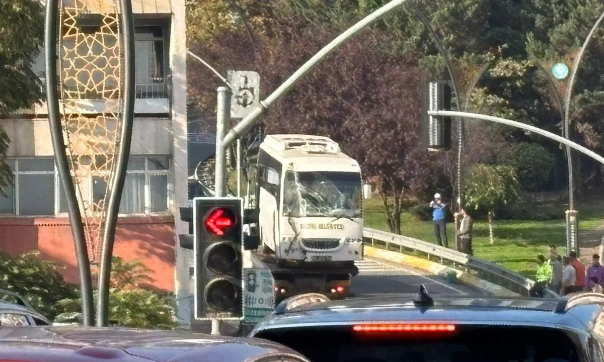 Facia: 7 Kişi Yaralı: Polis Otobüsü Fren Tutmadı