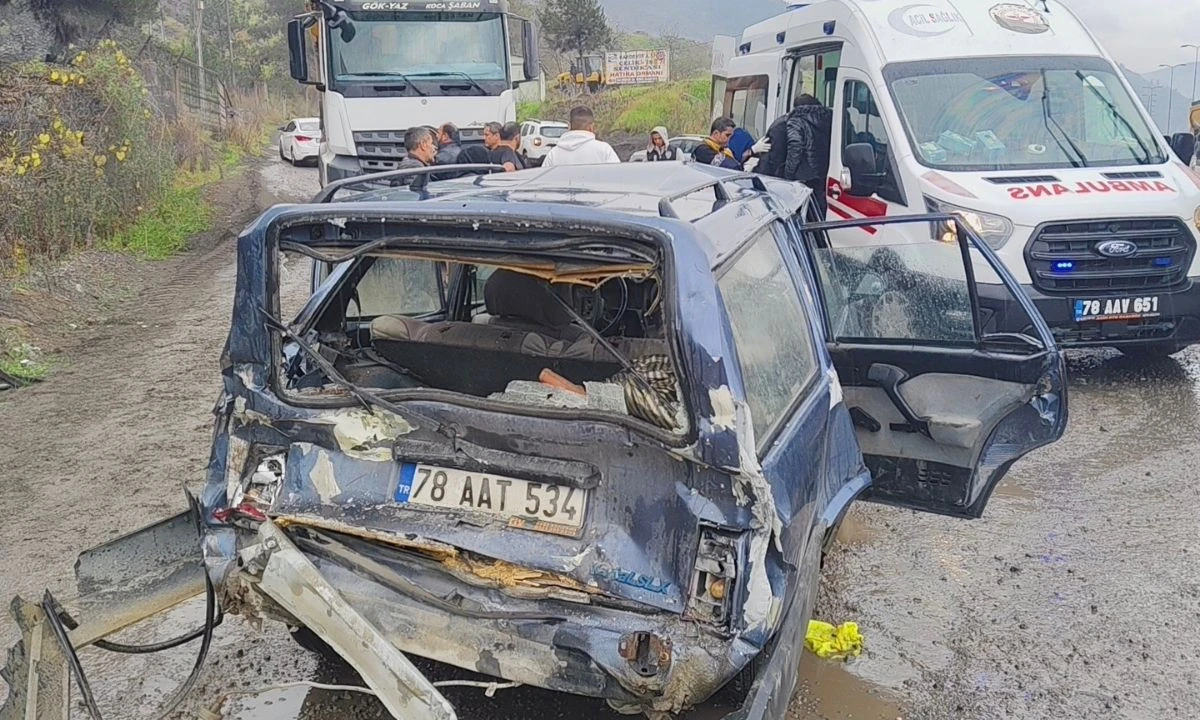 Beton Mikseri Kazası: 5 Yaralı