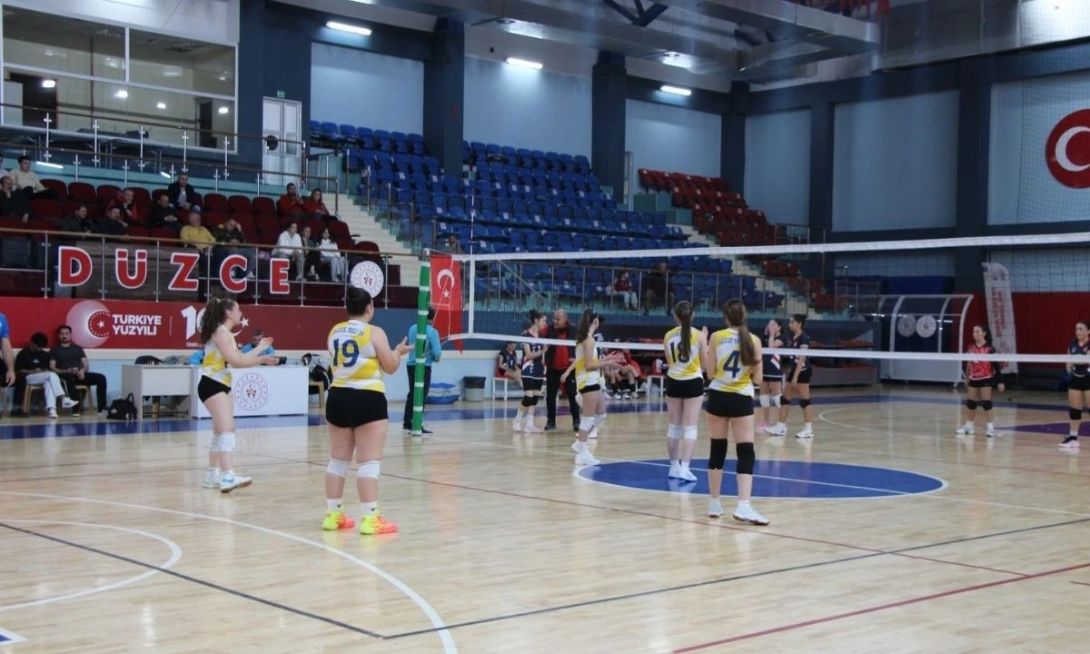 11 Kulüple Küçük Kızlar Voleybol Yarışması