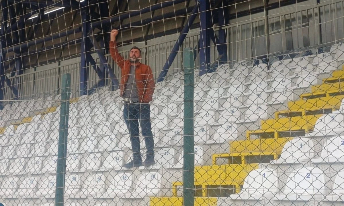 Düzcespor ile oynadığı maçta deplasman tribününde tek bir taraftar yer aldı