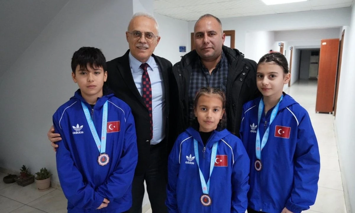Avrupa Wushu Dereceleri Düzce Gençlik Müdürünü Gururlandırdı