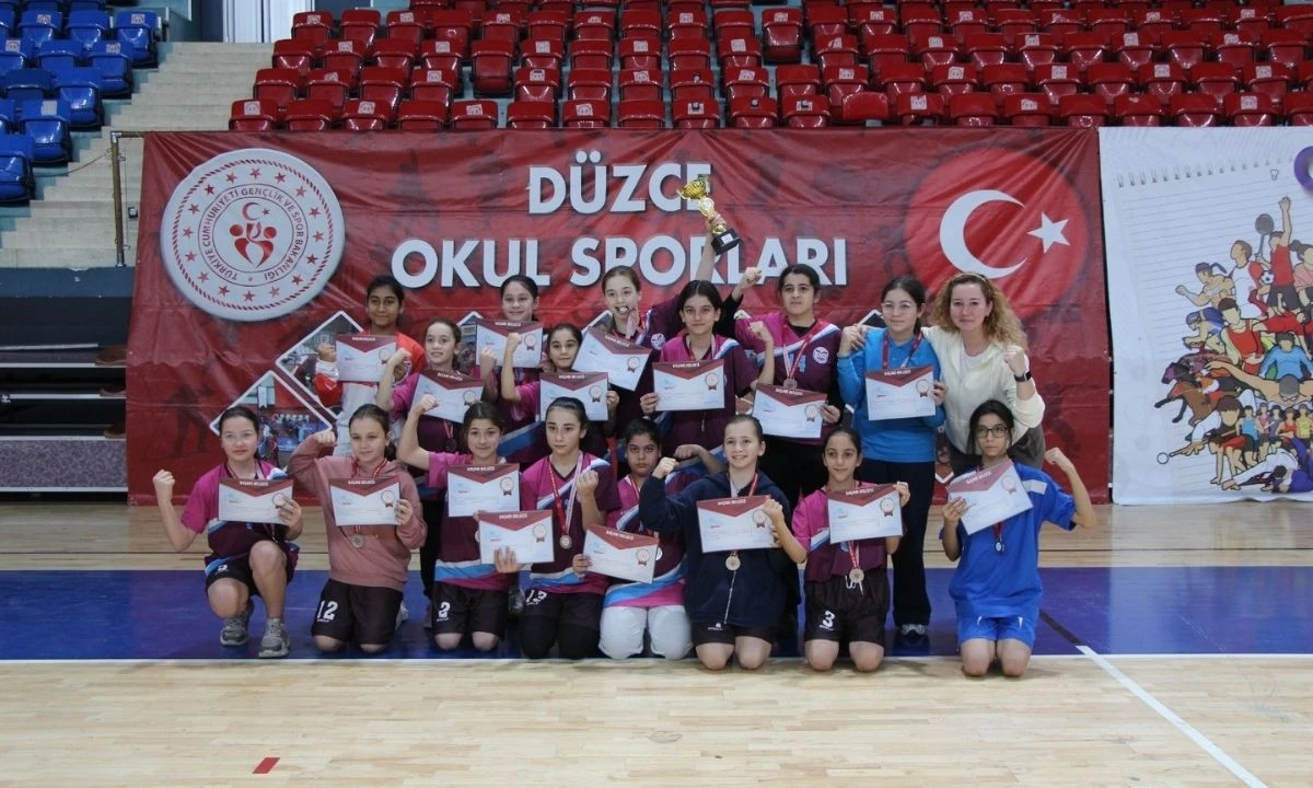 Düzce Bahçeşehir Hentbol Turnuvası Kazananlar