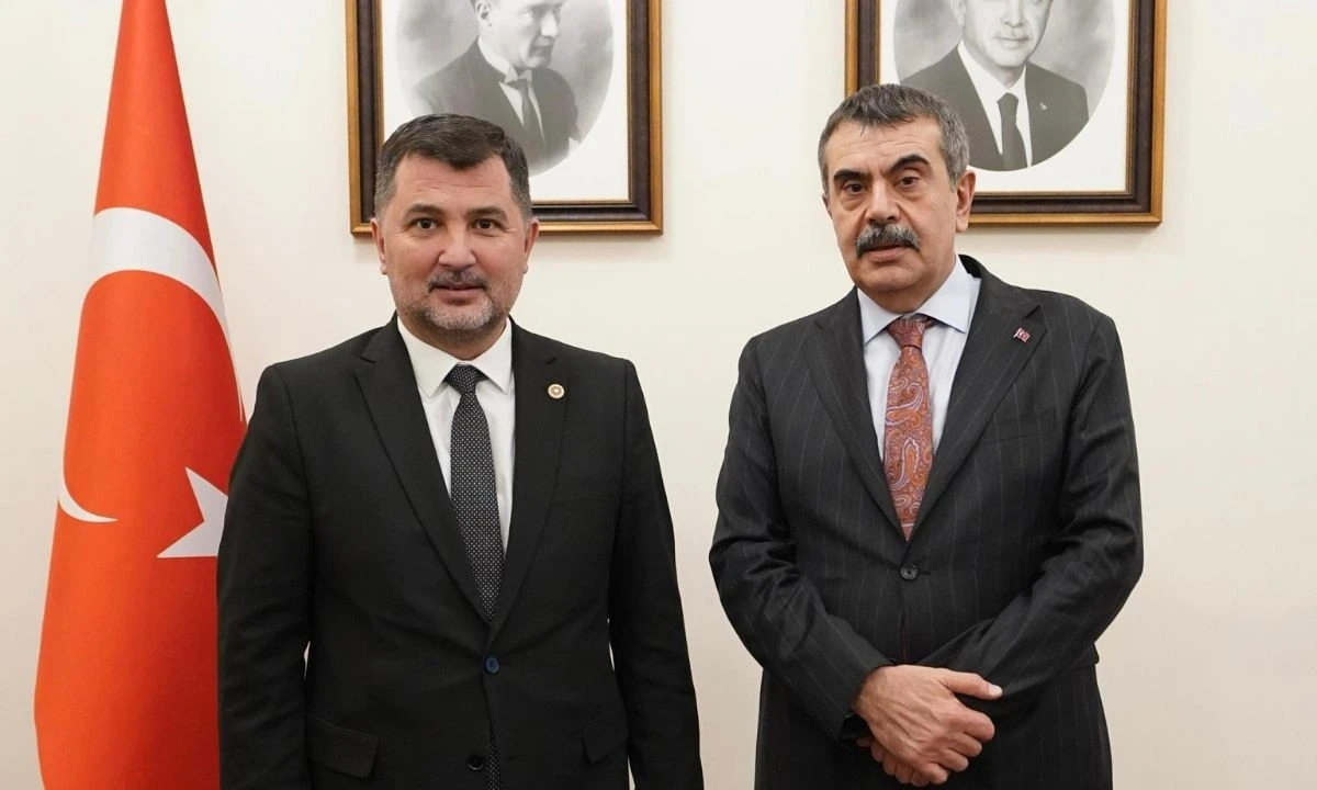 Ercan Öztürk Bakan Tekin'le Düzce Okul Yatırımları