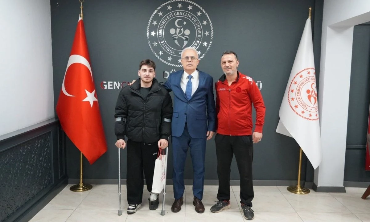 Türkiye Şampiyonu Aktürk Aslantürk'ü Makamında Ziyaret