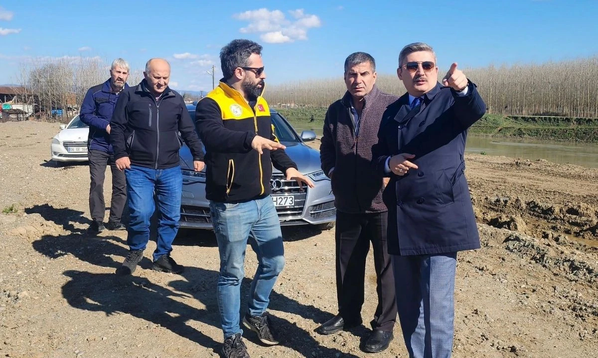 Nuri Çelik Düzce Yollarında İnceleme