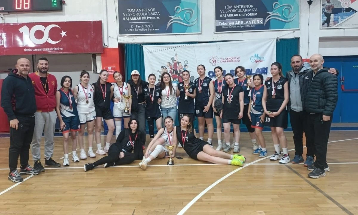 Düzce’de 3x3 Basketbol Turnuvası Tamamlandı: Şampiyon Okullar Belli Oldu