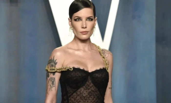 Halsey, Ramazan Bayramı'nı Türkçe mesajla kutladı.
