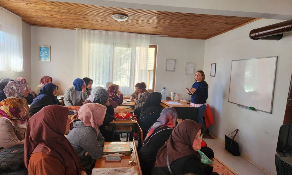Düzce’de kadınlara özel eğitim! Menopoz süreci için kritik bilgiler verildi