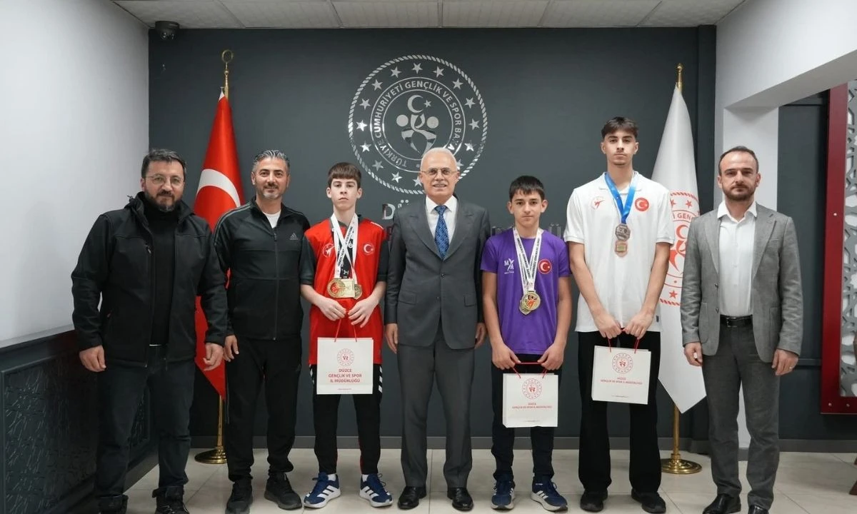 Düzce’nin şampiyon taekwondocuları gururlandırdı! Başarılar peş peşe geldi