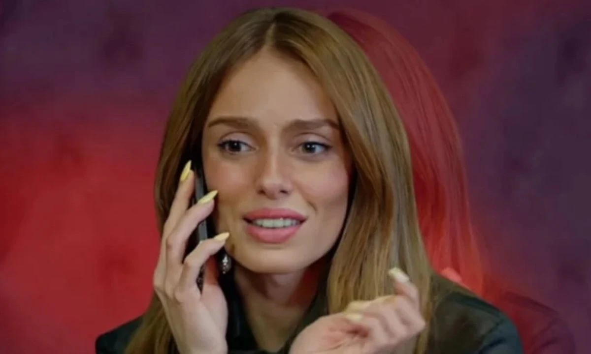 Bestemsu Özdemir oğlu Sarp Marco'yla galada: Yeni çantam