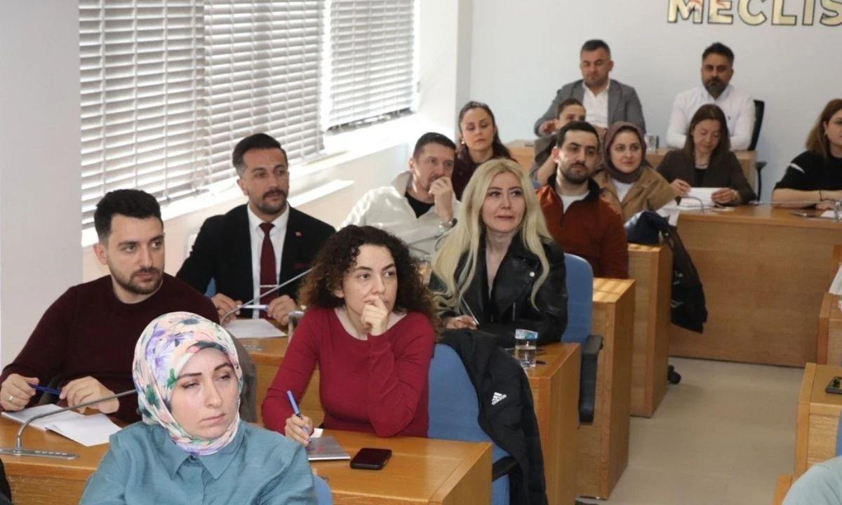 Düzce Belediyesi’nde Kritik Eğitim! Personellere İhale Süreci Anlatıldı