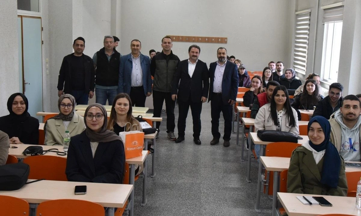 Düzce’de Kritik Eğitim! Ormancılıkta Yeni Dönem Öğrencilere Anlatıldı