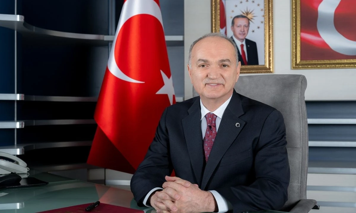 Faruk Özlü’den Anneler Günü Mesajı: “Anne Sevgisinin Karşılığı Yoktur”