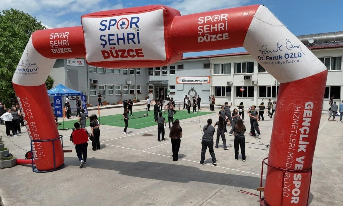Düzce’de Liseliler Sporla Buluştu! ‘Hareket Okulumda’ Projesine Yoğun İlgi