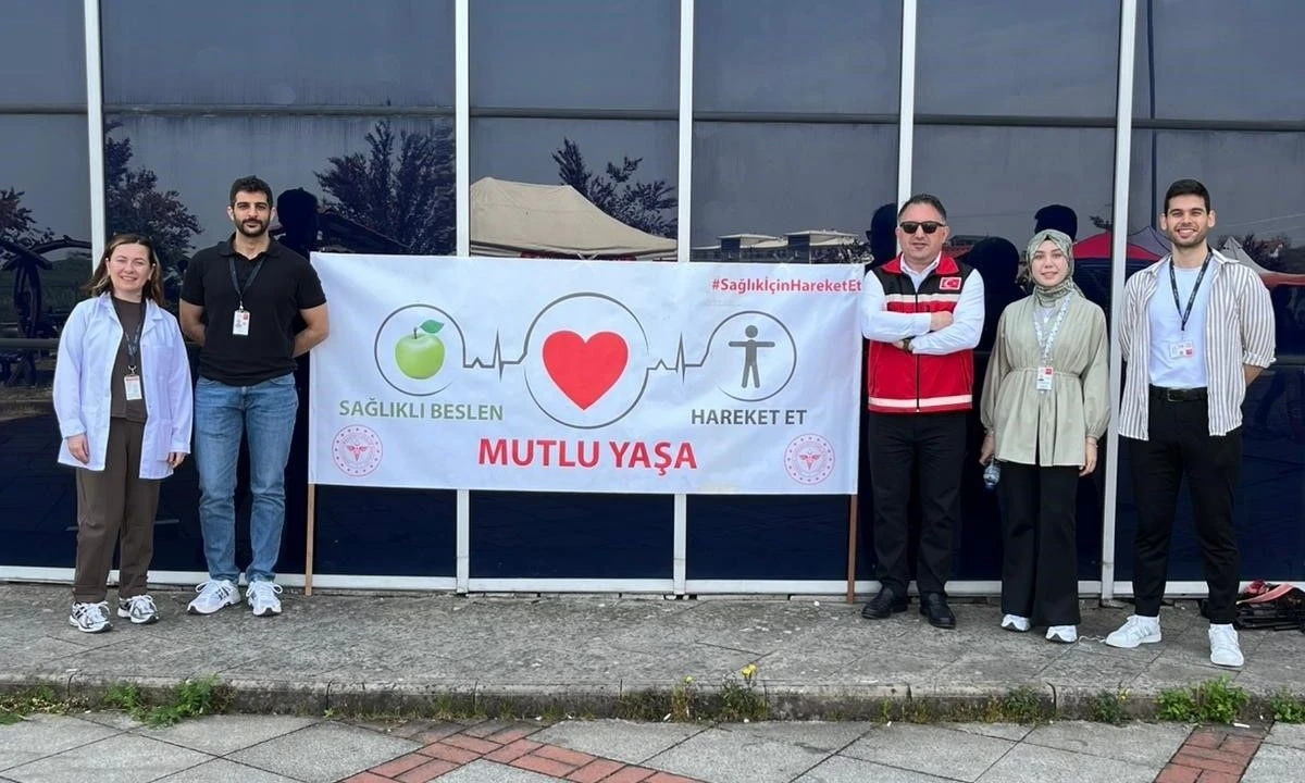 Akçakoca’daki Bahar Şenliklerinde Sağlık Standına Yoğun İlgi