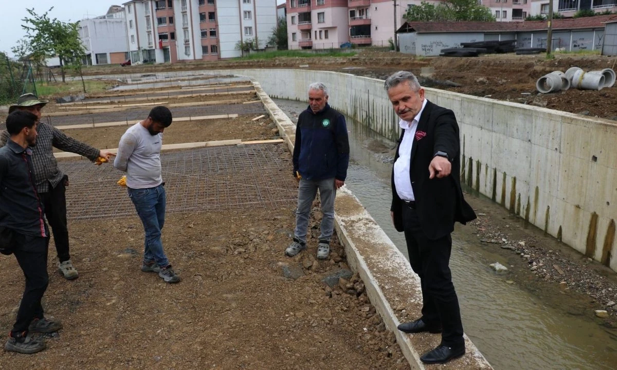 Cumayeri’nde Dere Islahı Sürüyor: Başkan Koloğlu Çalışmaları Yerinde İnceledi