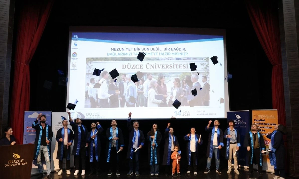 Düzce Üniversitesi’nde Duygusal Buluşma: Mezunlar Yıllar Sonra Aynı Kampüste Bir Araya Geldi