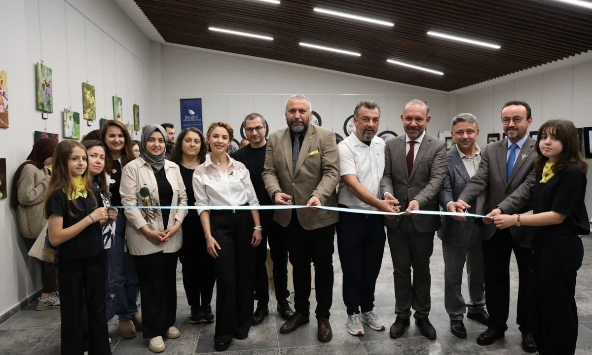 Düzce’de “Yaban Arıları” Sergisi İlgi Gördü! Öğrenciler Doğayı Tuvale Taşıdı