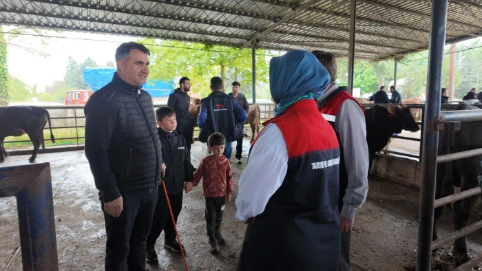Düzce’de Kurban Bayramı öncesi hayvan pazarı ve yol kontrolleri devam ediyor