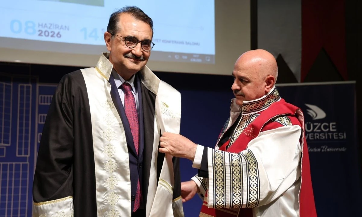 Düzce Üniversitesi’nden Fatih Dönmez’e Fahri Doktora Unvanı