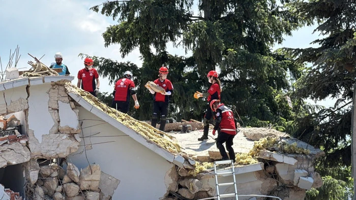 69 aracın katılımıyla bölgesel deprem tatbikatı düzenlendi