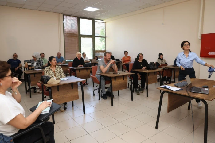 DAGEM’den arı akademisi kursiyerlerine kapsamlı arıcılık eğitimi