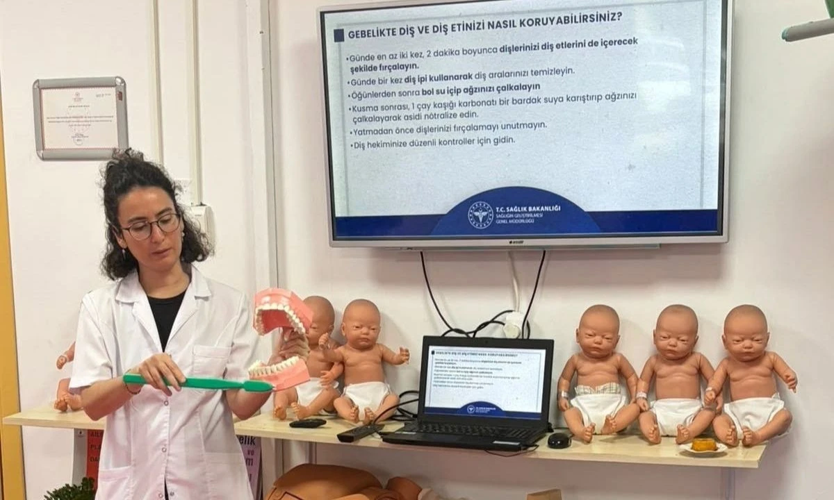 Düzce'de Anne Adaylarına Gebelikte Ağız ve Diş Sağlığı Eğitimi