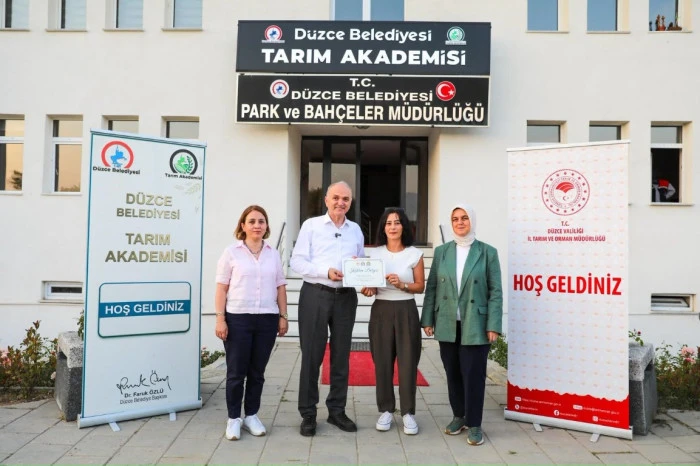 Düzce'de İlk Siyez Hasadı Yapıldı, 75 Kursiyer Belgelerini Aldı
