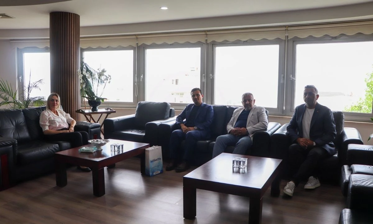 Hizmet-İş'ten Akçakoca Belediye Başkanı Alev Ünal'a Ziyaret