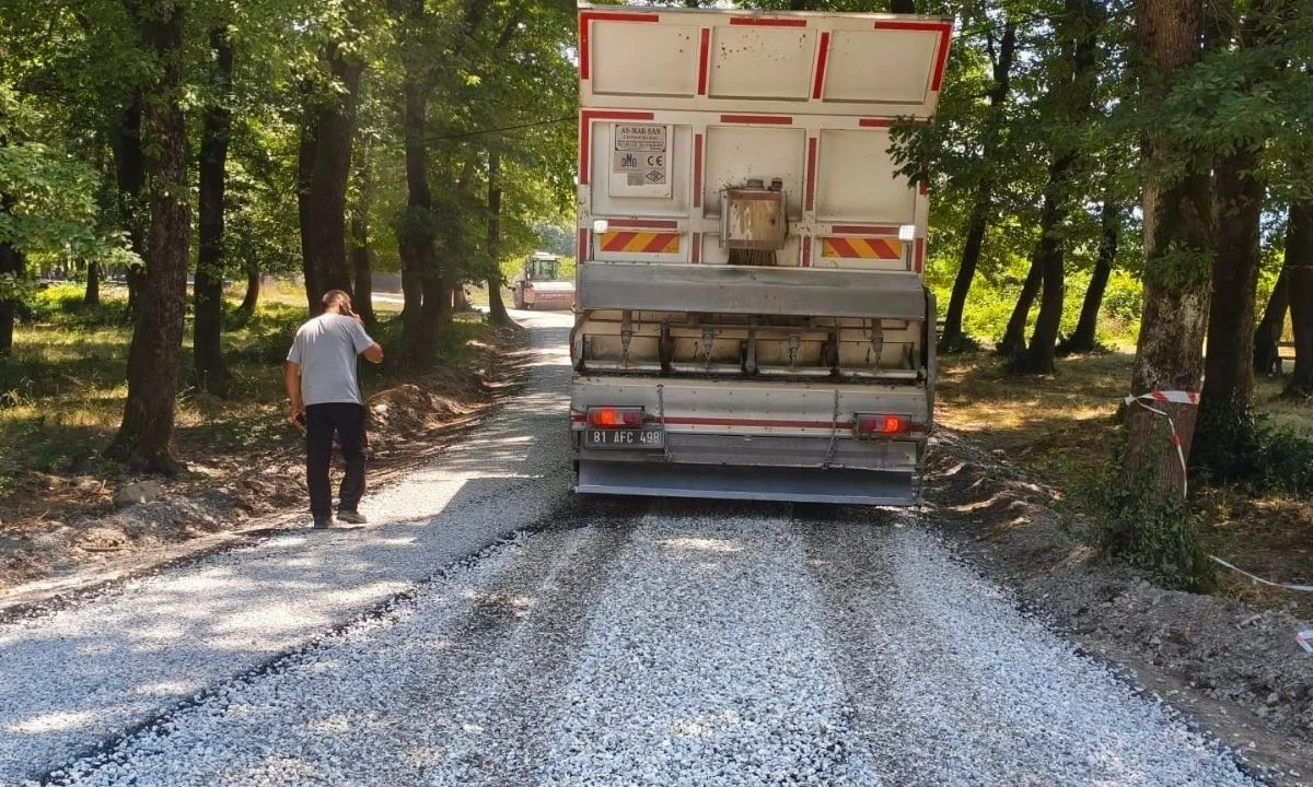 Düzce'de bir köy yolu daha yenilendi! Muncurlu'da çalışmalar tamamlandı