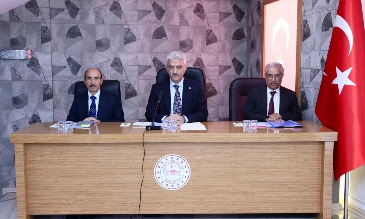 Düzce'de kritik yatırım zirvesi! Dev projeler masaya yatırıldı