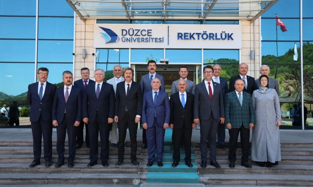 Türkiye'nin yükseköğretim gündemi Düzce'de belirlendi! Kritik toplantıya ev sahipliği yaptı