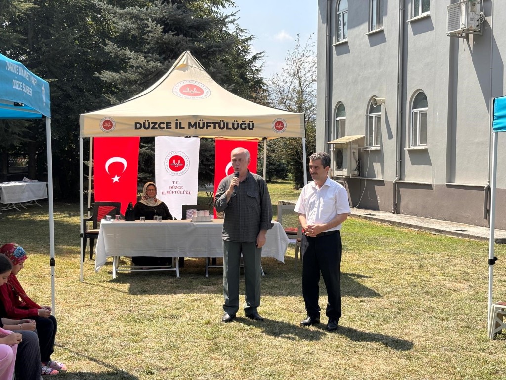 duzcede-100-ogrenci-ayni-etkinlikte-bulustu-1-081925
