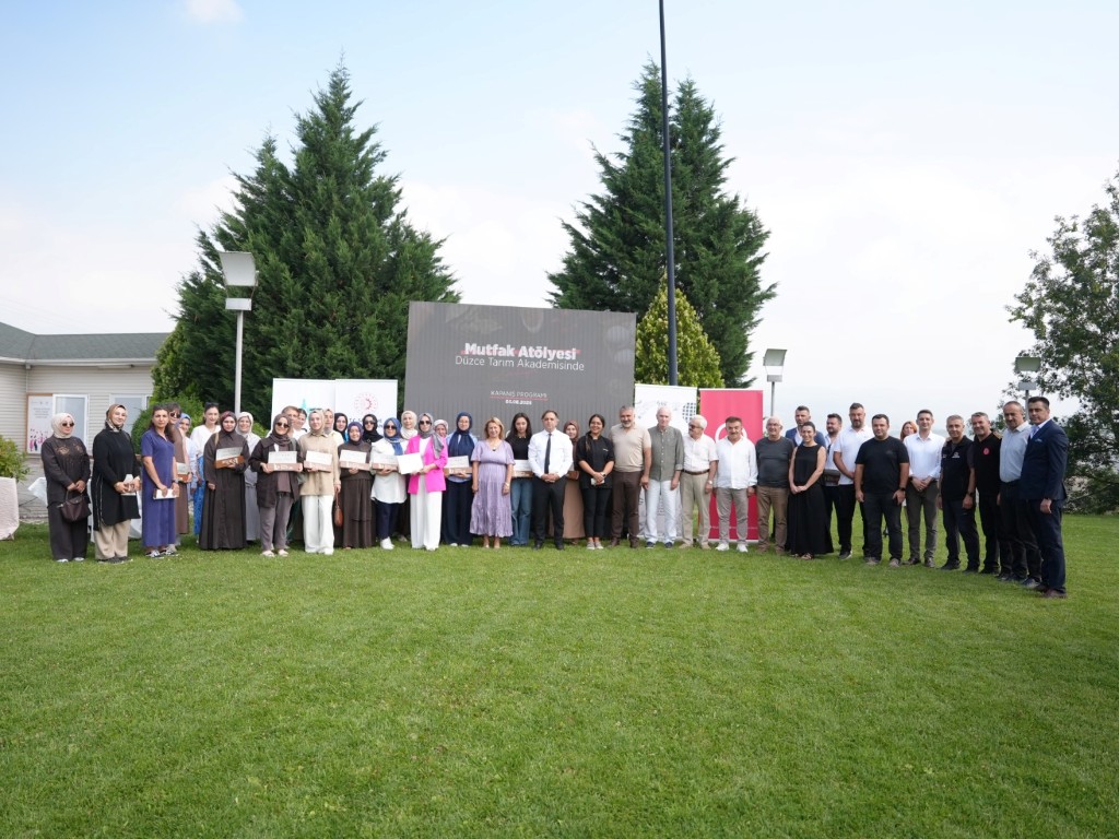duzcede-336-saatlik-egitim-tamamlandi-30-kursiyer-profesyonel-mutfaga-adim-atti-5-044908